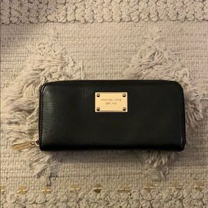 Michael Kors Wallet Black Leather with Gold Plate